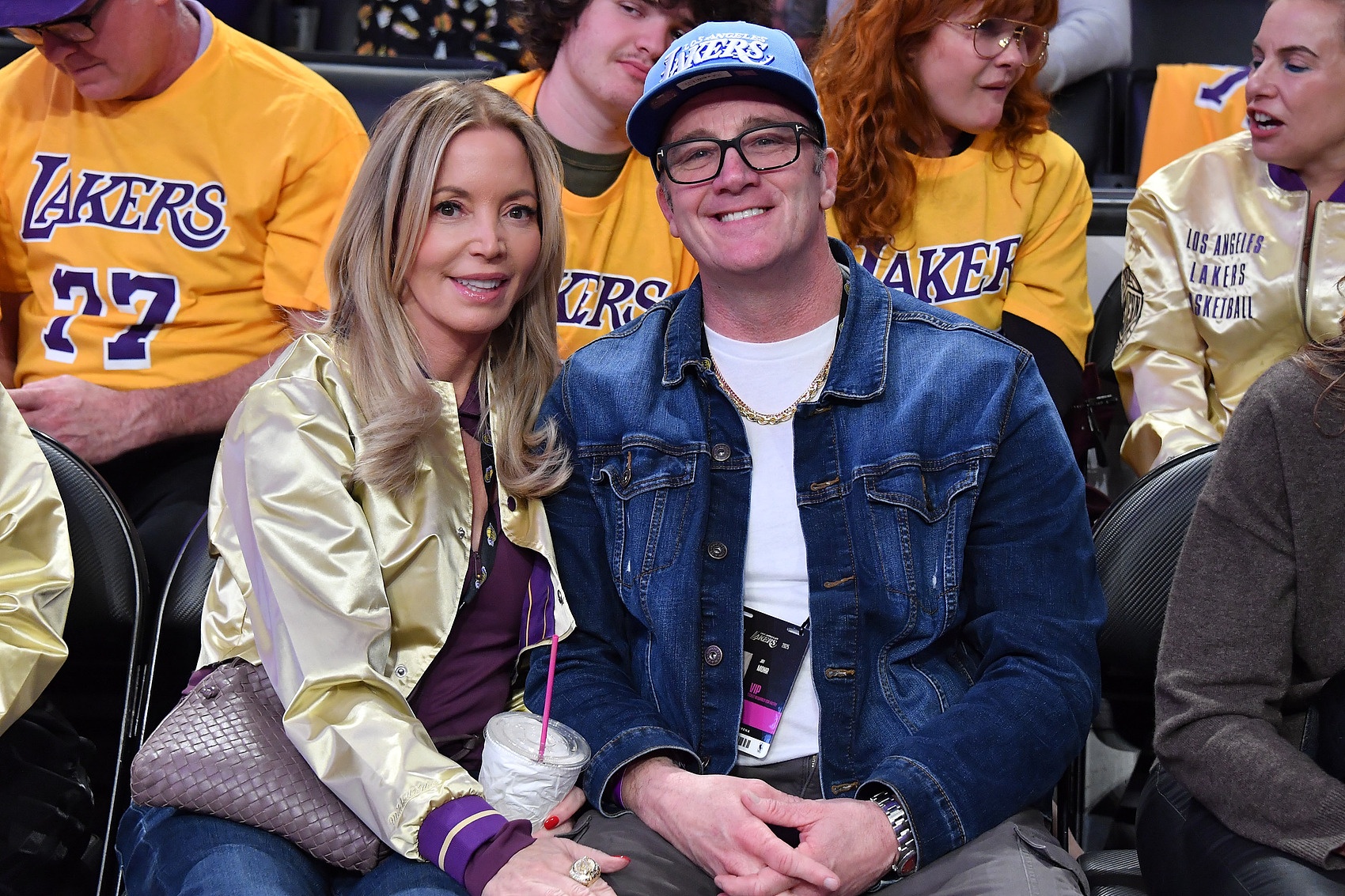 开云体育官网-皮尔斯：珍妮通过詹姆斯得到一个总冠军和100亿 他们得到了一切